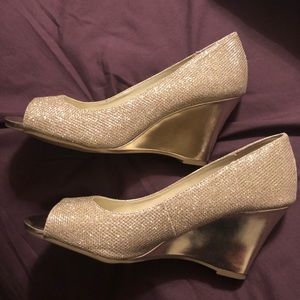 Simply Pelle Gold Wedges